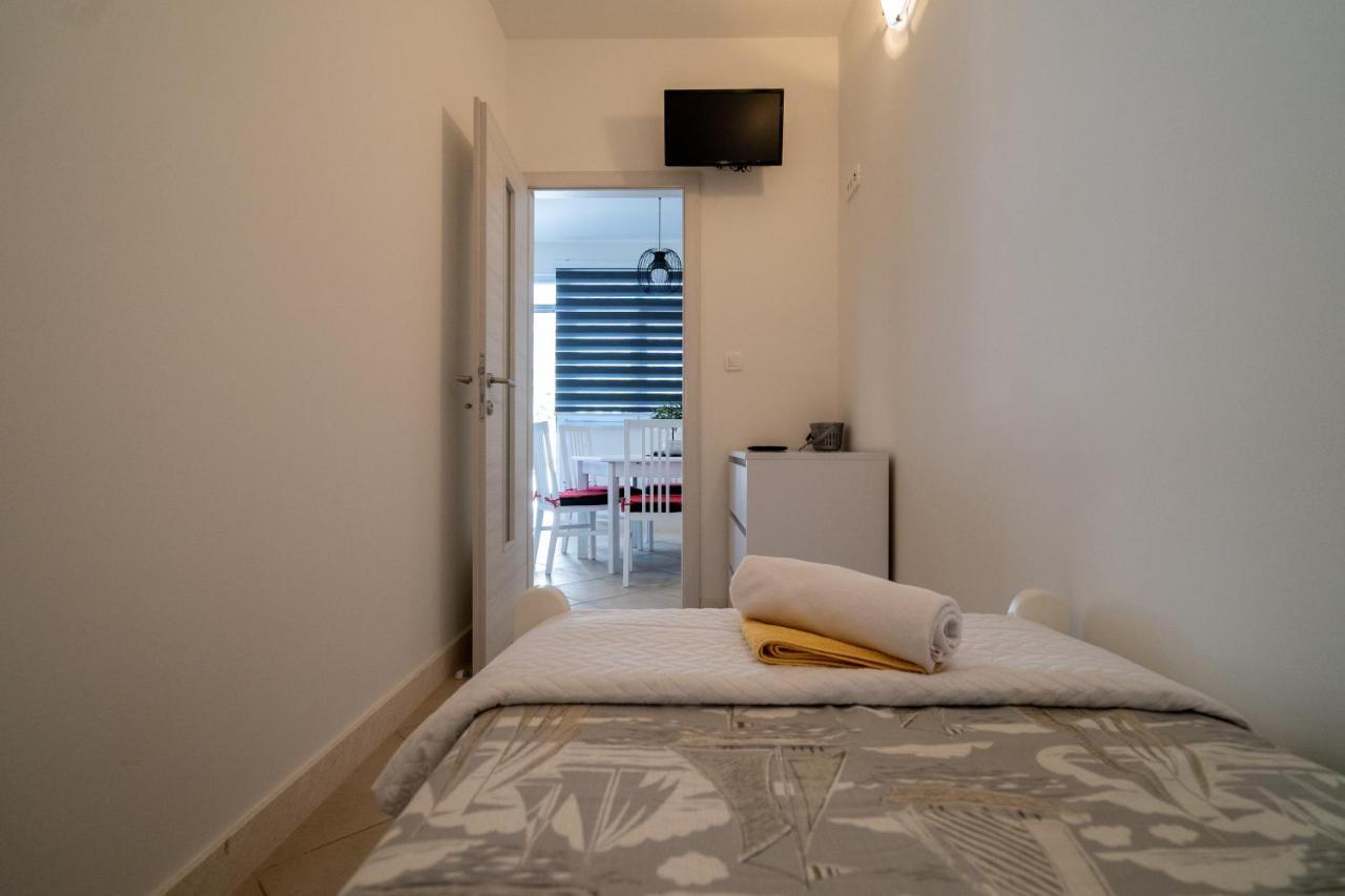Apartman Dupin Dugi Rat Exterior photo