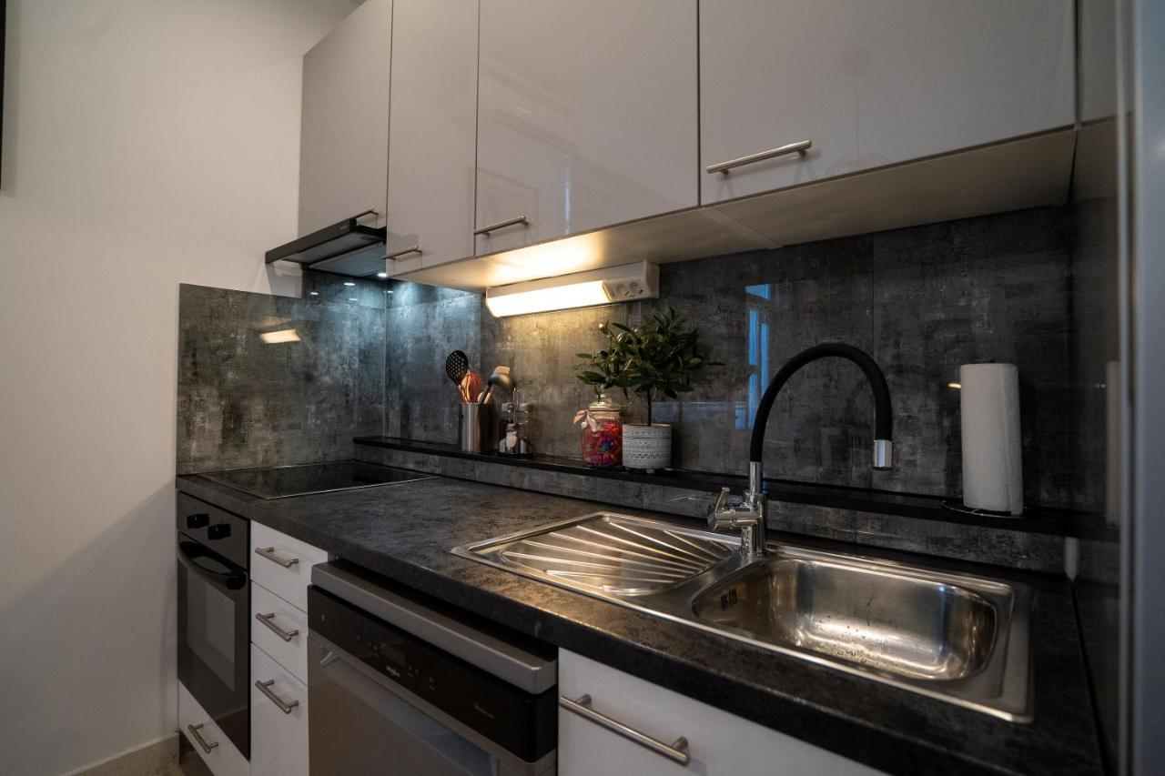Apartman Dupin Dugi Rat Exterior photo