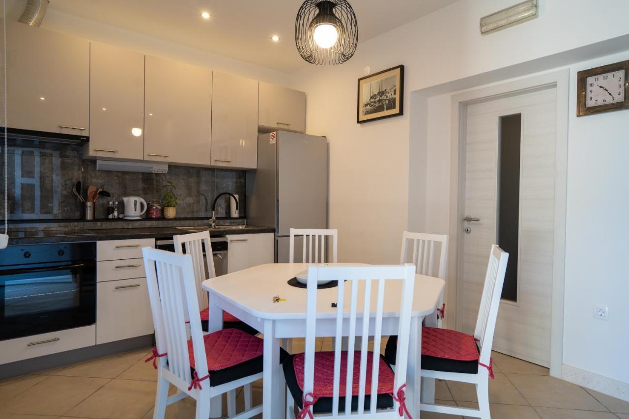 Apartman Dupin Dugi Rat Exterior photo